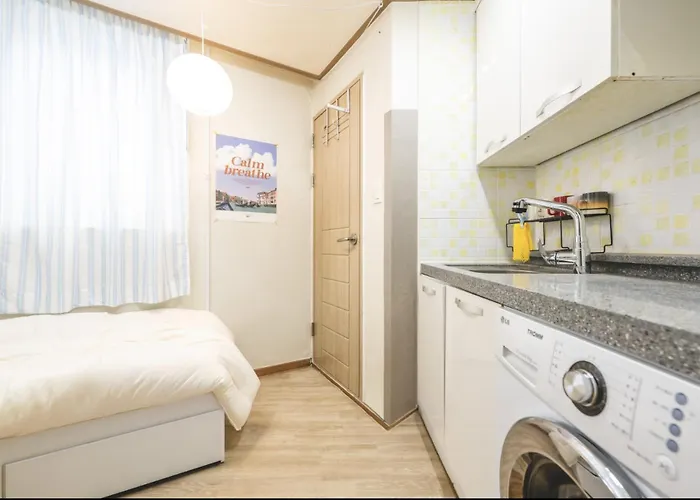 35fully Furnished In The Heart Of Hongdae, 15 Minutes From Itaewon, Solo Travel 公寓 *