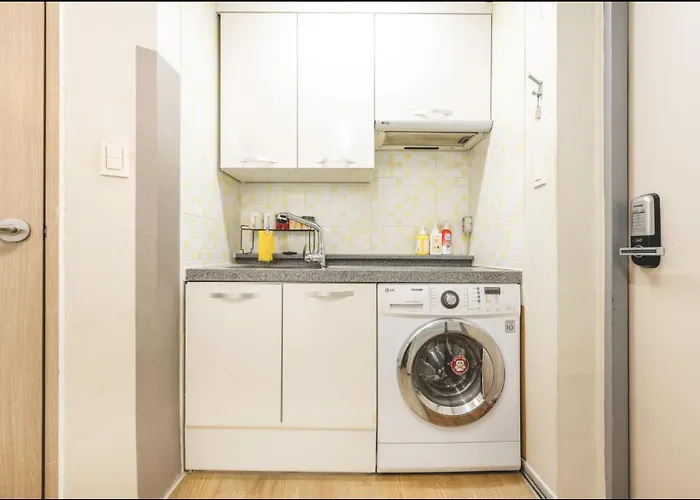 35fully Furnished In The Heart Of Hongdae, 15 Minutes From Itaewon, Solo Travel
