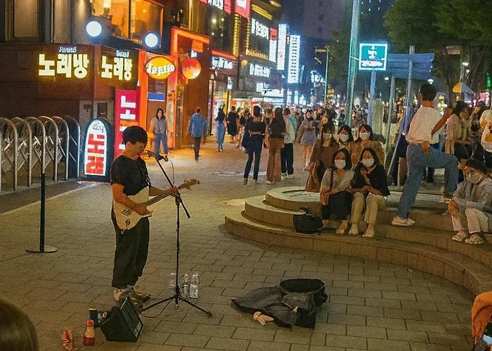 35fully Furnished In The Heart Of Hongdae, 15 Minutes From Itaewon, Solo Travel